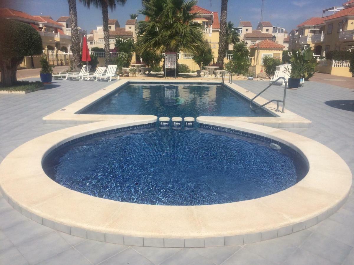 Torrevieja, La Torreta Ground Floor Apartment With Large Private Patio Garden Eksteriør billede