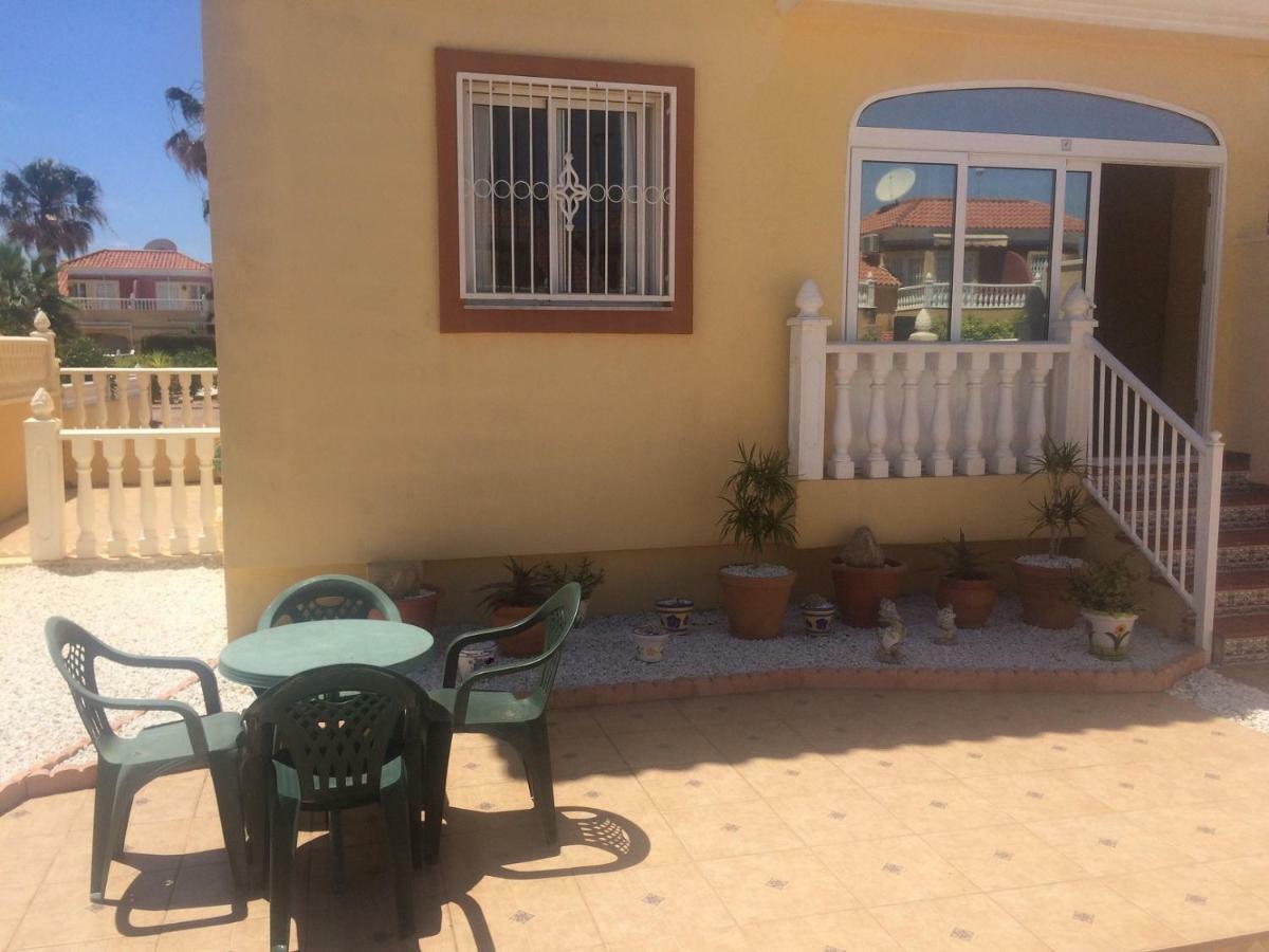 Torrevieja, La Torreta Ground Floor Apartment With Large Private Patio Garden Eksteriør billede
